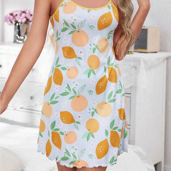 Lemon Nightgown by SilkRose - Picture 4 of 13